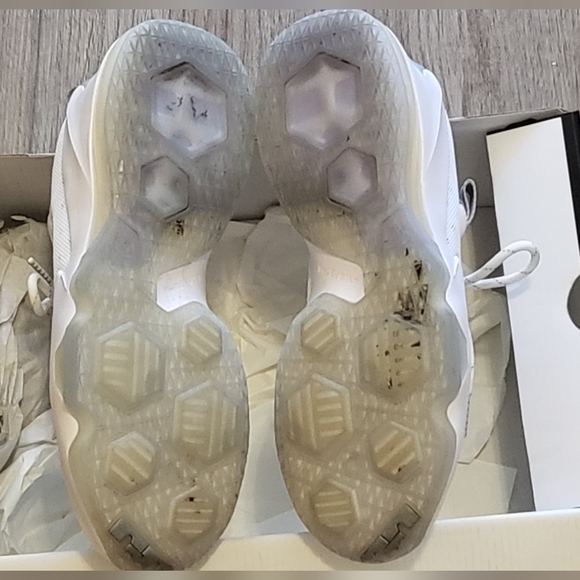 Nike LeBron James - Picture 3 of 7